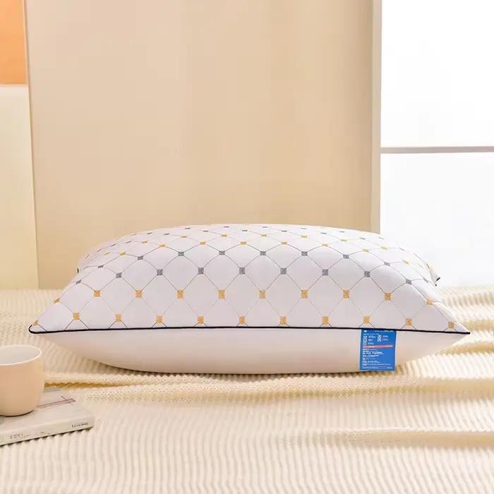 Oreillers d'hôtel spécialement conçus pour la protection de la colonne cervicale et l'aide au sommeil