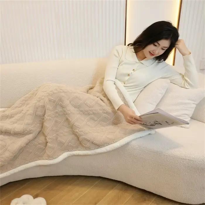 Couverture en laine pour sieste au bureau