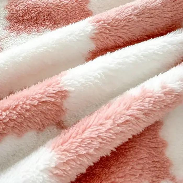 Couverture en flanelle à carreaux colorée