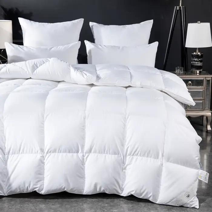 Couette en duvet d'oie 95% remplissage