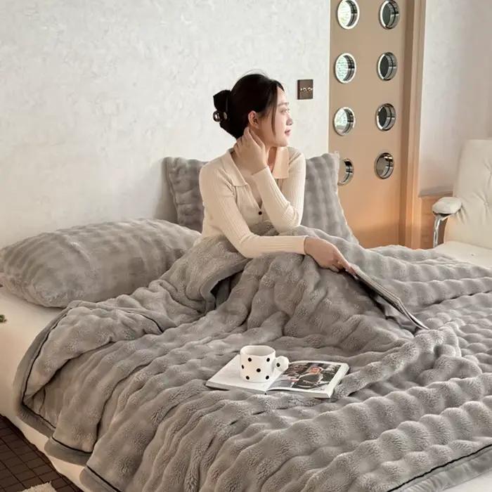 Couvre-lit moelleux en velours de lait