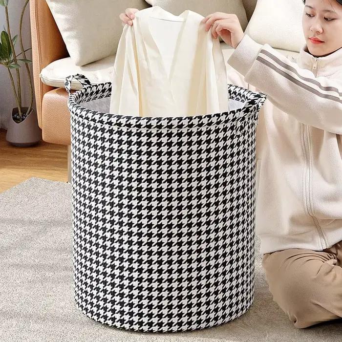 Panier à linge avec poignées