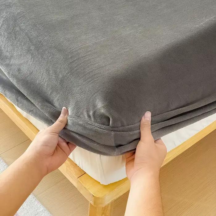 Drap-housse en velours chaud avec bande élastique 360