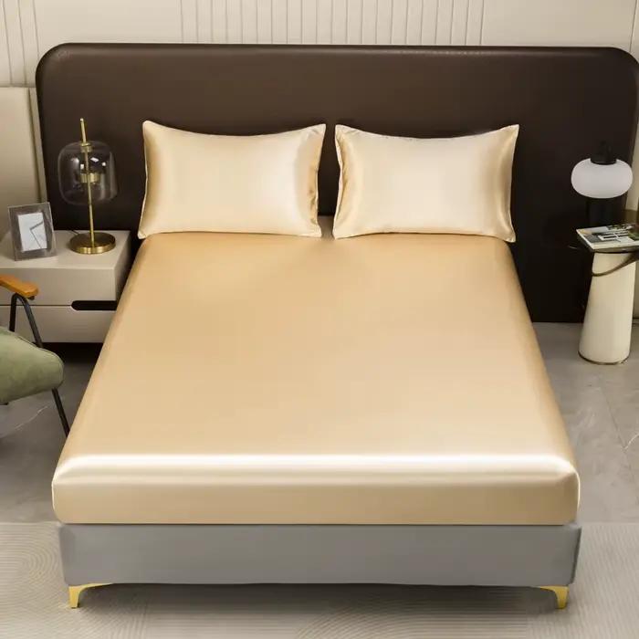 Parure de lit en satin de couleur unie opulente