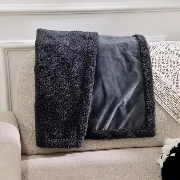 Couverture imperméable pour animaux de compagnie