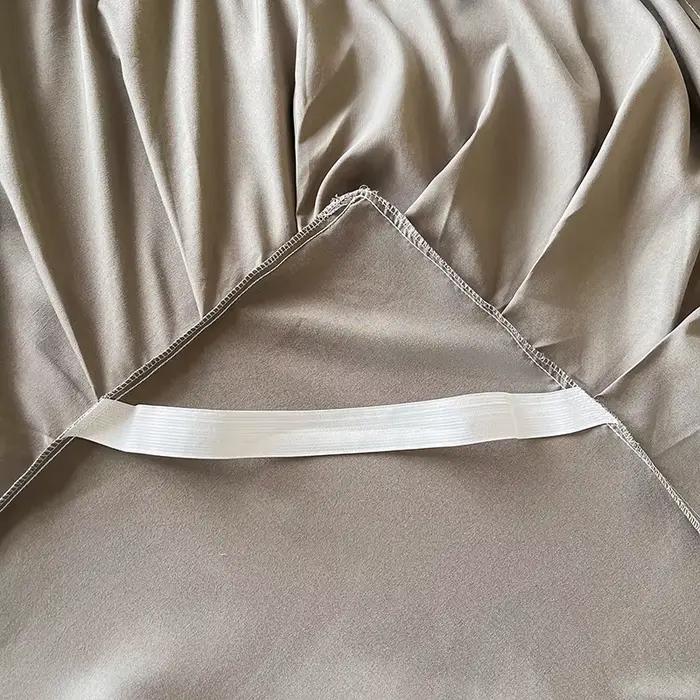 Bonenjoy Jupe de lit douce Housse de lit brodée Couvre-lit de couleur unie Linge de lit queen size rsi(Forme d'oreiller Besoin de commande)
