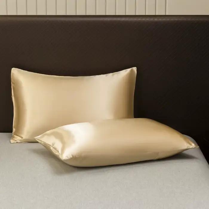 Parure de lit en satin de couleur unie opulente