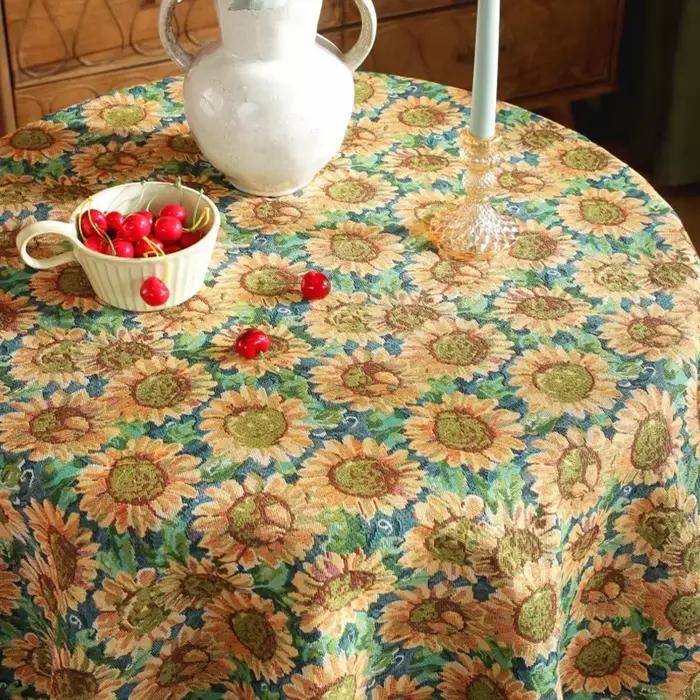 Nappes rondes à motif floral français