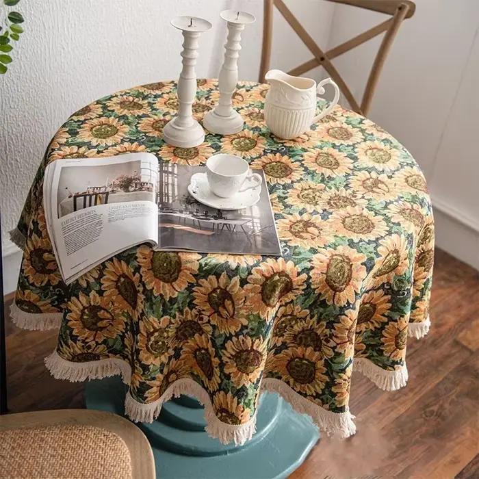 Nappes rondes à motif floral français