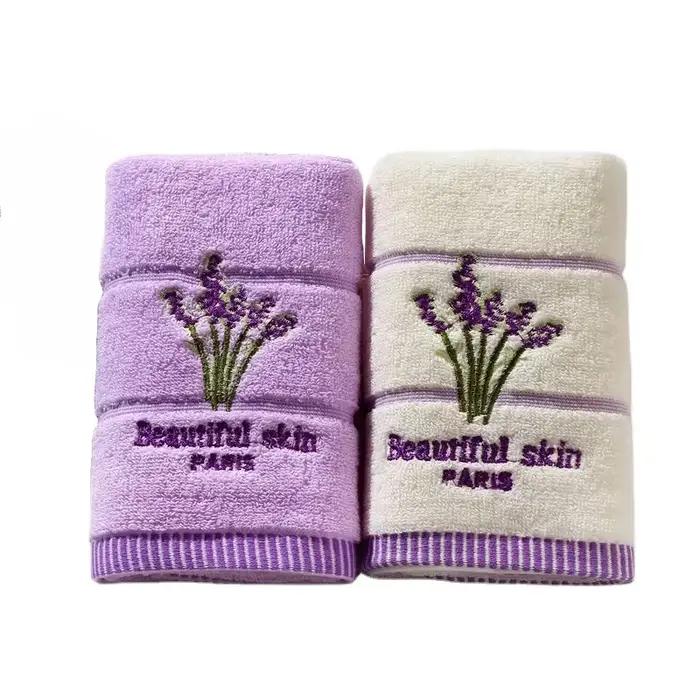 Serviette de Bain en Coton Brodé Lavande