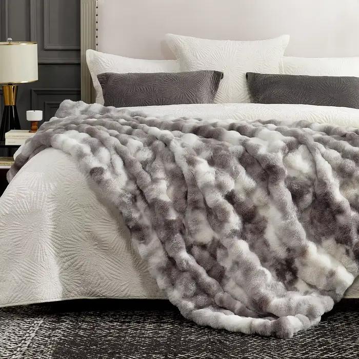 Couverture confortable en fausse fourrure Bliss pour canapé, couverture à bulles épaisse en peluche douce et pelucheuse pour canapé, chambre à coucher, salon