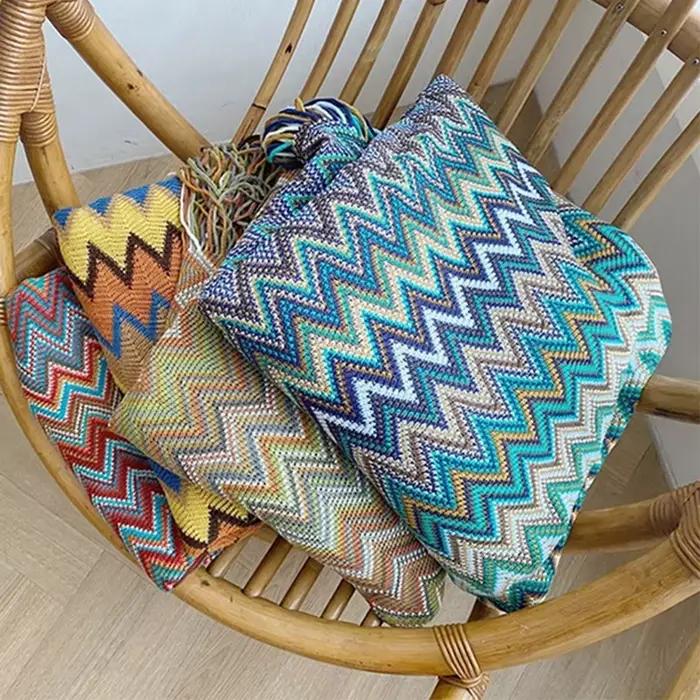 Couverture tricotée géométrique style Boho