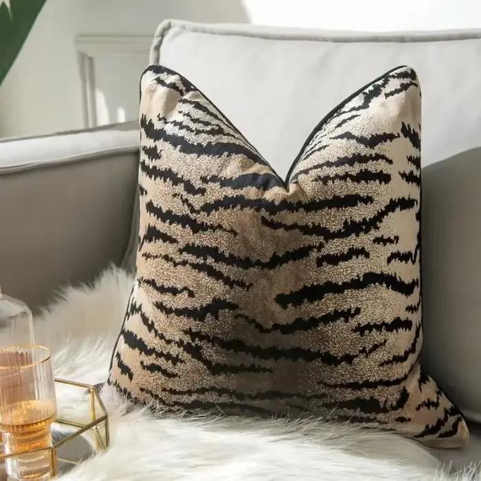 Housse de coussin de luxe à motif de tigre