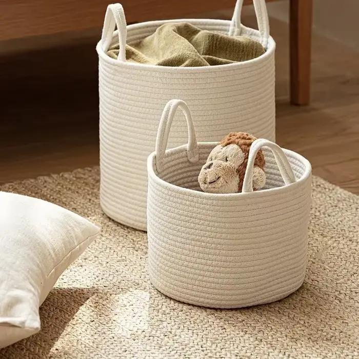 Grand panier à linge tissé