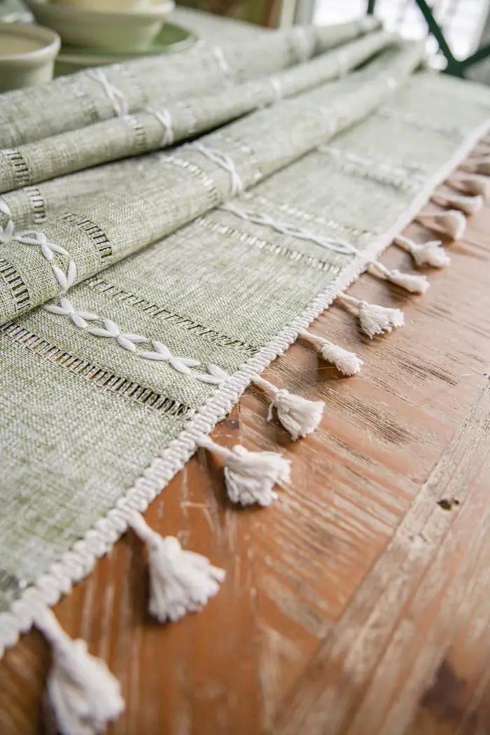 Nappe en coton et lin à rayures avec pompons, résistante aux taches et anti-poussière, pour la décor