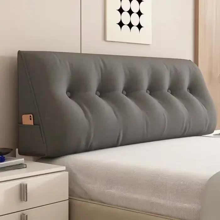 Grand oreiller triangulaire pour lit