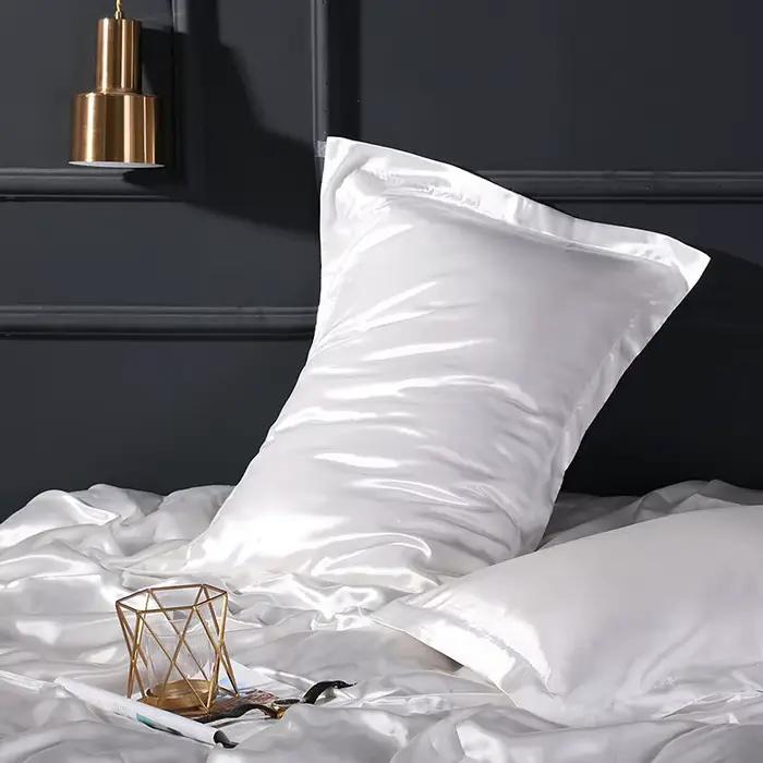 Housse de coussin en soie de mûrier imprimé léopard