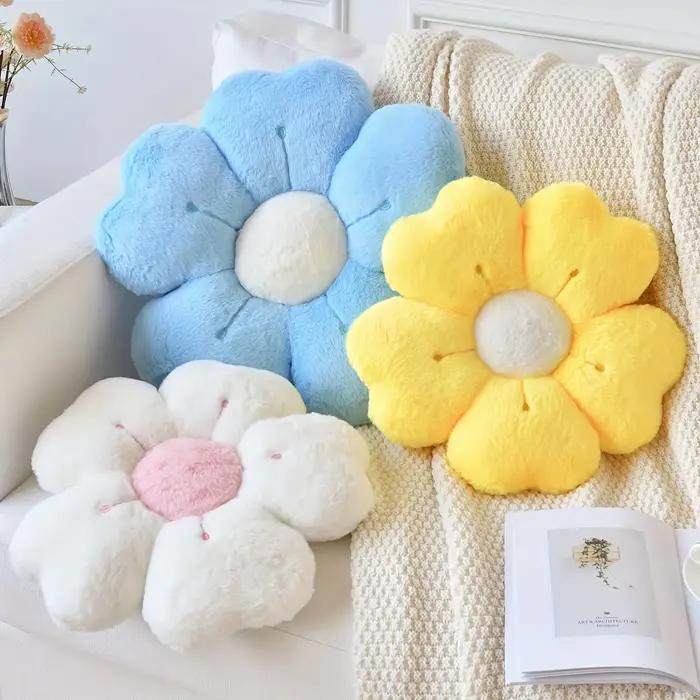 Oreiller en peluche confortable en forme de fleur de marguerite