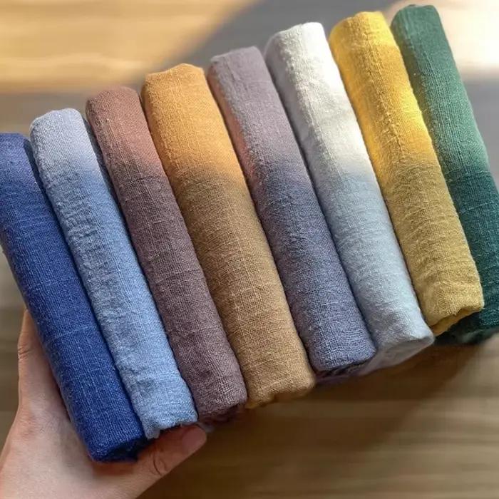Tissu en lin et coton doux et fin de couleur unie