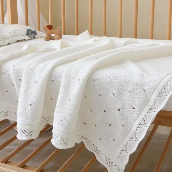 Couverture tricotée à volants pour bébé