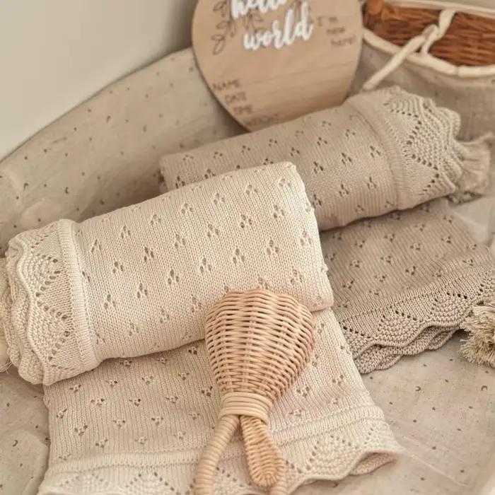 Couverture tricotée à volants pour bébé