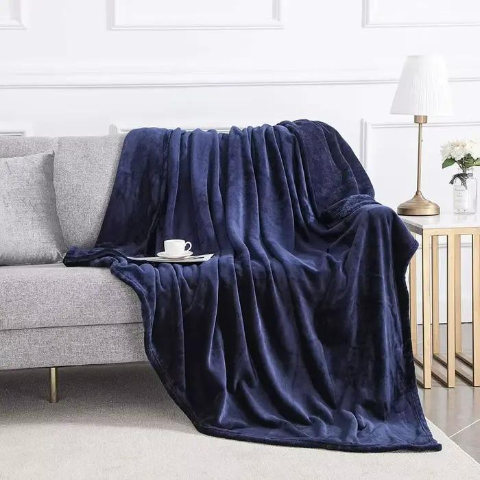 Couverture en peluche floue légère pour canapé ou lit