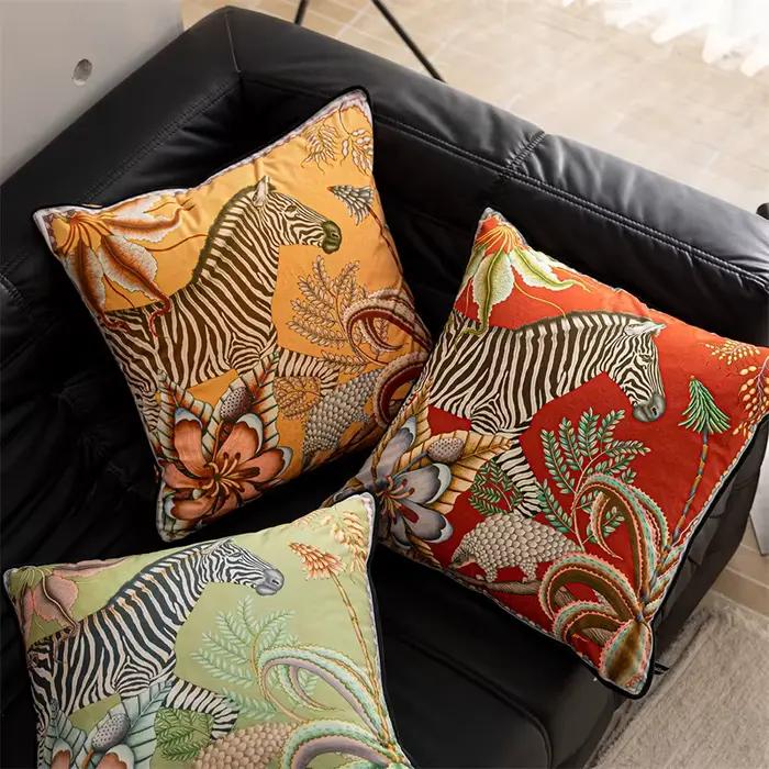 Housse de coussin décorative en velours zèbre 18x18 pouces, housse de coussin verte, imprimé floral animal, housse de coussin tigre, douce, rétro, décorative