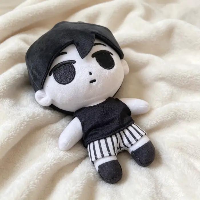 Coussin décoratif de Noël en peluche Omori, design créatif, petit et noir, pour le confort du sommeil des enfants, cadeau compagnon