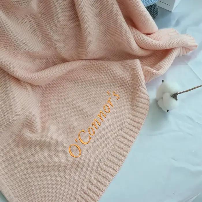 Couverture de bébé personnalisée avec nom brodé