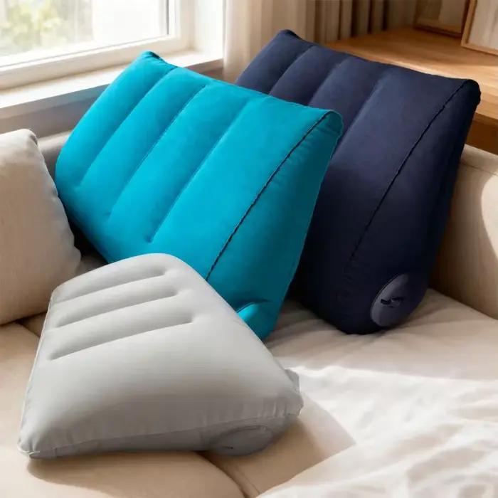 Oreiller de voyage triangulaire gonflable, support lombaire et cervical pour le bureau, oreiller repose-jambes épaissi en velours pour les voyages en avion