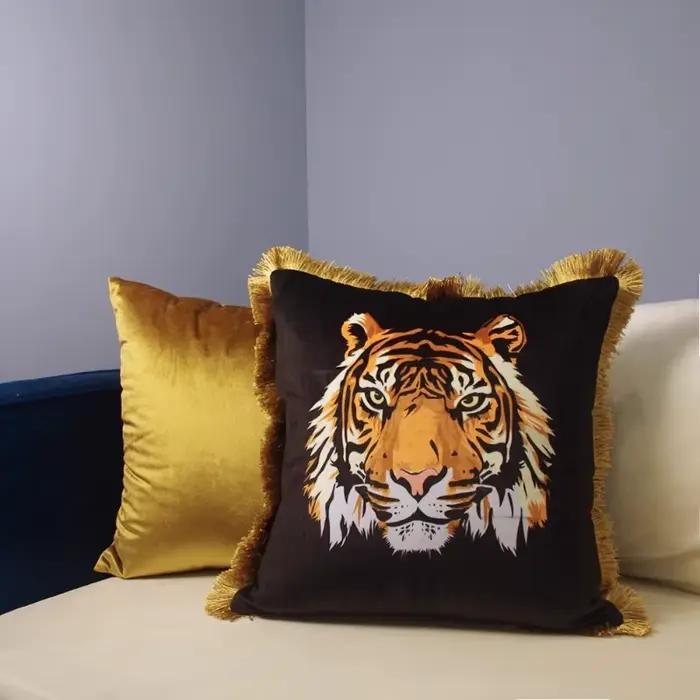 Housse de coussin en velours imprimé tigre léopard